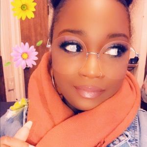 Meet your Posher, Shannon